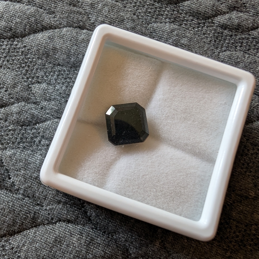 Elegant Black Gemstone Pendant